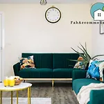 Large 3Bed-Parking & Garden-By Fabaccommodation
