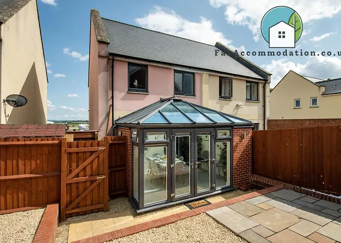 Large 3Bed-Parking & Garden-By Fabaccommodation