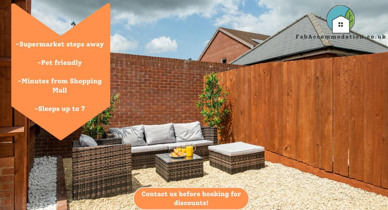 Large 3bed-parking & Garden-by Fabaccommodation Holiday home *