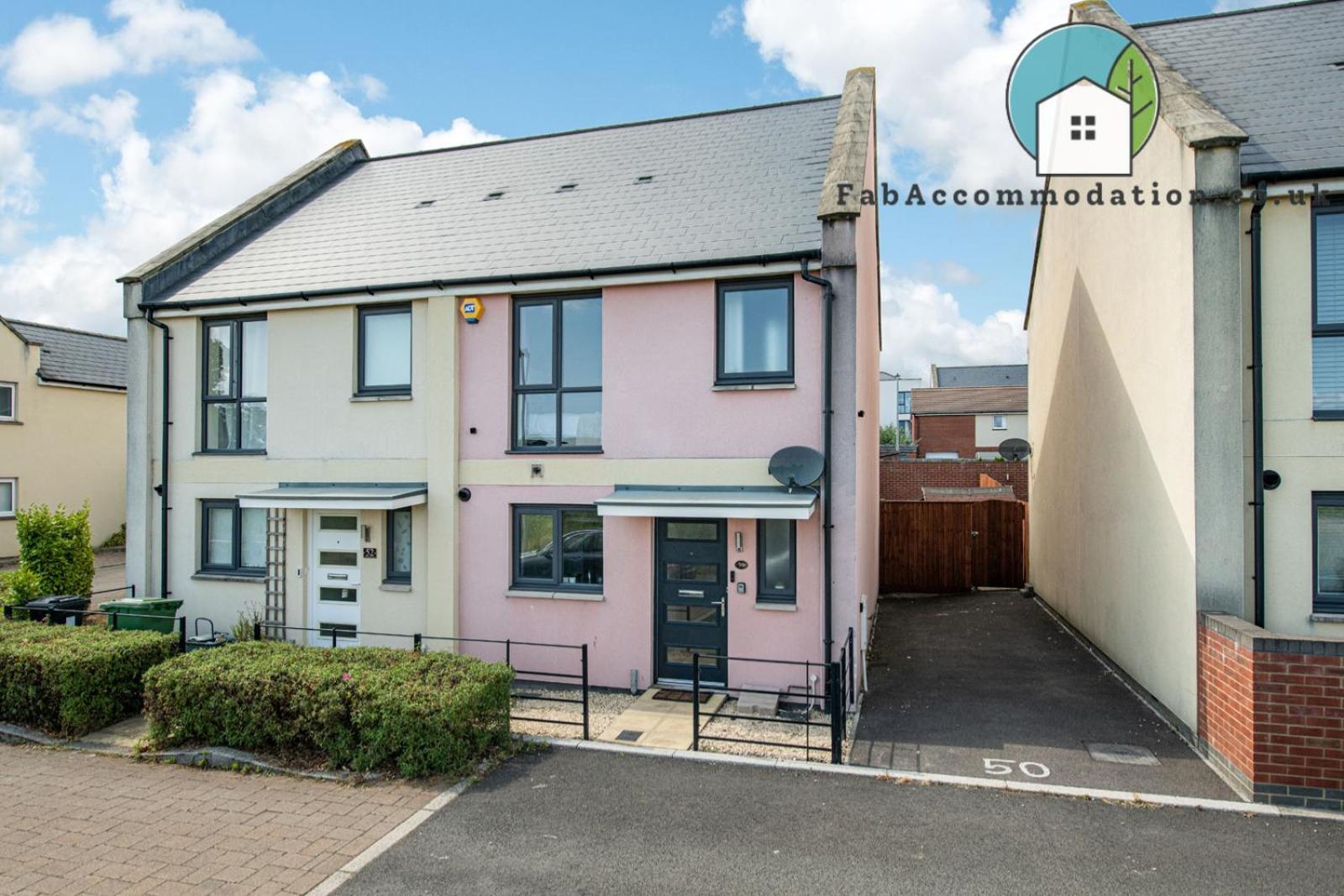 Large 3bed-parking & Garden-by Fabaccommodation Bristol